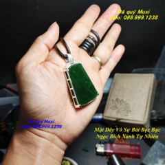 MẶT DÂY CHUYỀN VÔ SỰ BÀI NGỌC BÍCH XANH TỰ NHIÊN BỌC BẠC