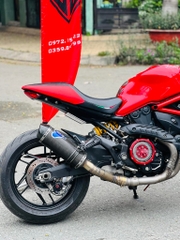 MONSTER 821