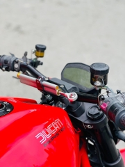 MONSTER 821