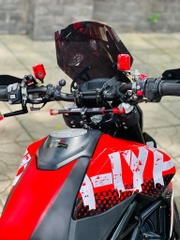 HYPERMOTARD 950