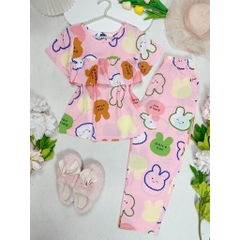 9 tấc bèo ngực