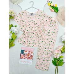 9 tấc bèo ngực