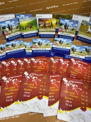 Lịch Bàn + Túi Đựng XKLD Hoài An _ Thiết Kế Tận Tâm từ Skynet One