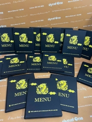 Menu bìa da đinh tán trong túi nilong in UV _ Thiết kế trong cầm tay _ Ngon Cornor