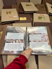 Menu Nail Bìa Da Gắn Inox Gáy Còng _ Tinh Hoa Thiết Kế Và Tận Tâm với Khách Hàng  _ Ombre nails