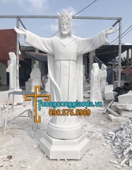Tượng Chúa Kitô Vua Tại Ba Lan Đá Cẩm Thạch Đẹp