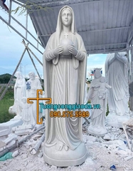Mẫu Tượng Đức Mẹ Hòa Bình Bằng Đá Tại Sài Gòn