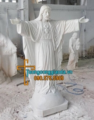 Tượng Chúa Giang Tay Bằng Đá Trắng Non Nước