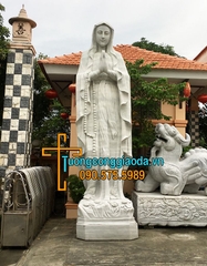 Tượng Đức Mẹ Chấp Tay Bằng Đá Nguyên Khối