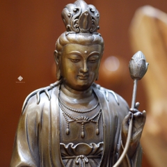 Tượng đồng Đại Thế Chí Bồ tát nâu đậm