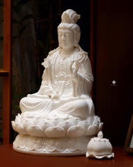 Tượng Bồ tát Quan Âm Liên hoa sứ trắng 41cm