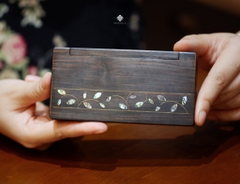 Hộp lá đựng nhang gỗ đàn hương tím