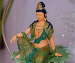 Tượng đồng Quán Tự Tại thuỷ nguyệt