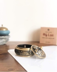 Lư đồng thân đúc hoa sen vàng
