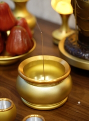 Lư hương đồng vàng