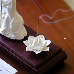 Góc an Địa Tạng Bồ tát cưỡi Đế Thính sứ trắng