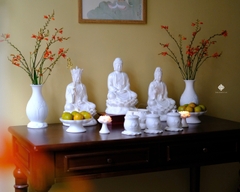 Ban thờ Ta Bà Tam Thánh sứ trắng