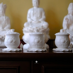 Ban thờ Ta Bà Tam Thánh sứ trắng
