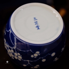 Lư gốm kho báu của bà