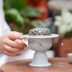 Lư gốm mai ngọc viên tròn chân cao