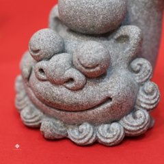 Sư tử lạc hồng đá sa thạch