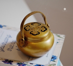 Lư đồng cát tường có quai vàng
