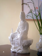 Tượng Quan Âm Bồ tát sứ trắng 44.5cm