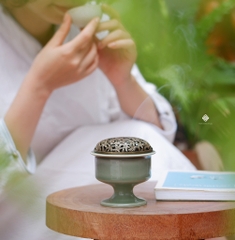 Lư gốm ân lành xanh ngọc