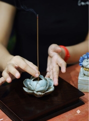 Hoa mẫu đơn gốm cắm nhang không tăm 8.5cm