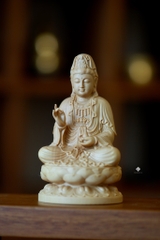 Tượng Quan Âm Bồ tát gỗ hoàng dương lá nhỏ 10cm