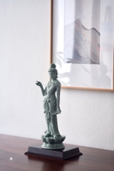 Tượng Quan Âm Bồ tát đá sa thạch 41cm