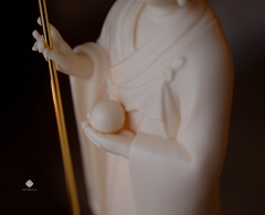 Tượng Địa Tạng Bồ tát đứng sứ vàng