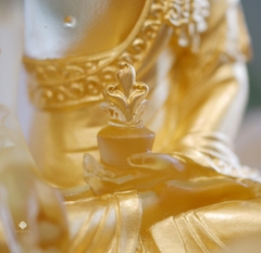 Tượng Đức Phật Dược Sư Liên hoa lưu ly mạ vàng