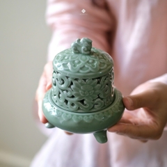 Lư gốm men ngọc hoa sen cổ điển
