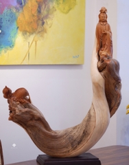 Tượng Quan Âm dòng suối cam lồ lũa nhai bách