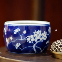 Lư gốm kho báu của bà