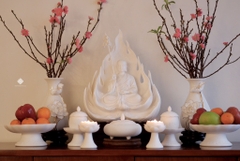 Tượng Địa Tạng Bồ tát ung dung trên lửa