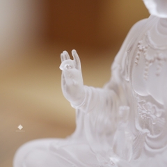Tượng Quan Âm Bồ tát lưu ly trắng 13cm