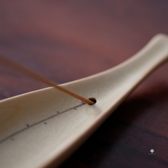 Lư dài thuyền lá hoa sen