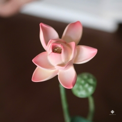 Tượng đồng Liên hạ