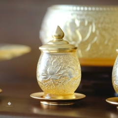 Chén nước hoa sen lưu ly vàng