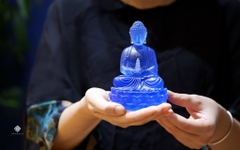 Tượng Đức Phật Dược Sư cầm bảo tháp lưu ly xanh dương 12.5cm