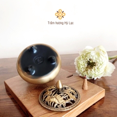 Lư đồng hoa sen vàng chân thon