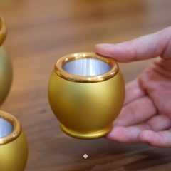 Chén nước đồng vàng