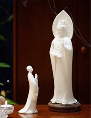 Tượng Đại Thế Chí Bồ tát đứng sứ trắng