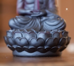 Tượng Đức Phật Dược Sư cầm bảo tháp lưu ly tím 12.5cm