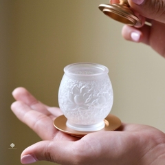 Chén nước hoa sen lưu ly trắng