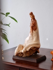 Tượng Quan Âm Bồ tát cam lồ lũa nhai bách