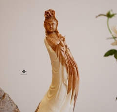 Tượng Quan Âm thí nguyện lũa nhai bách ôm đá