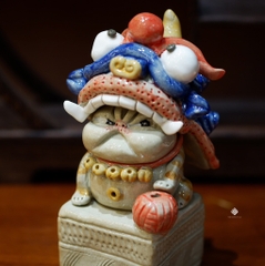 Lư gốm mèo múa lân rất quạu
